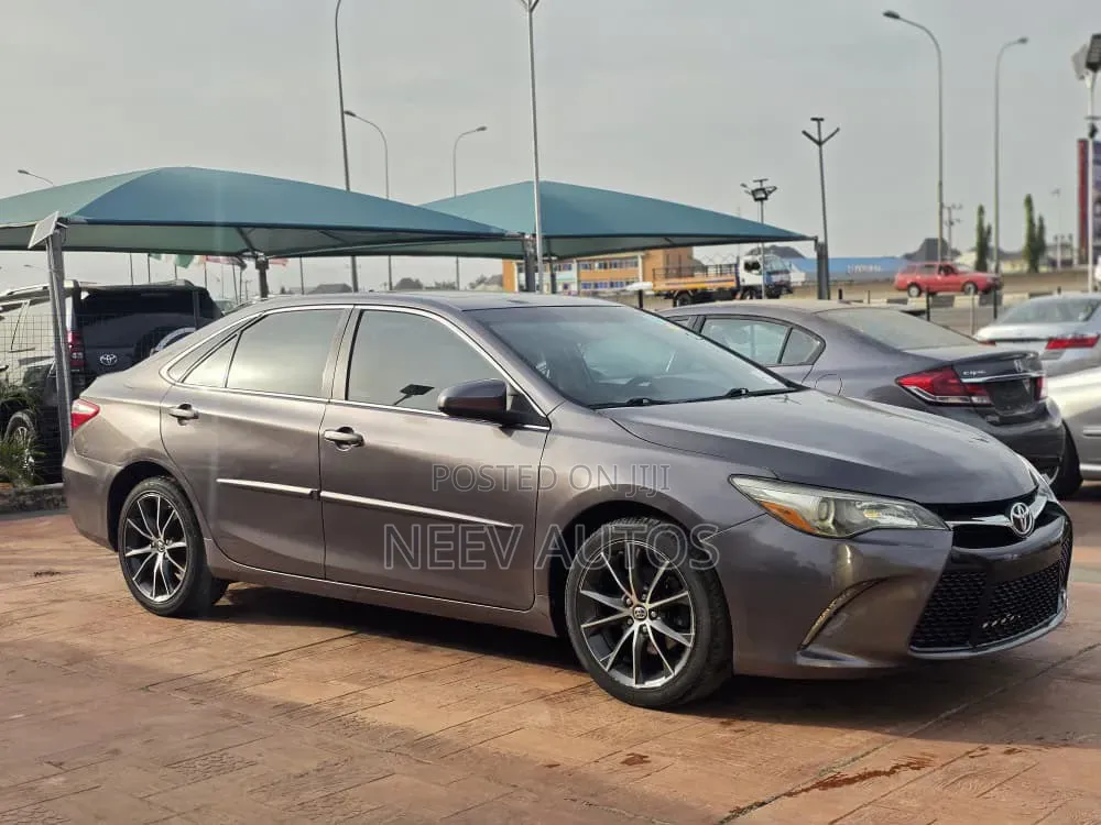Toyota Camry XSE 4dr Sedan (2.5L 4cyl 6A) 2015 Gray