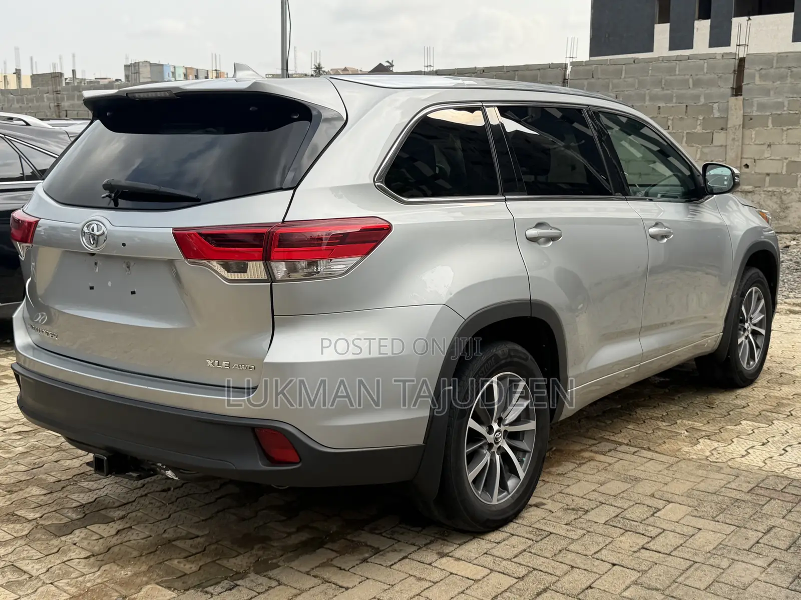 Toyota Highlander XLE 4x4 V6 (3.5L 6cyl 8A) 2018 Silver