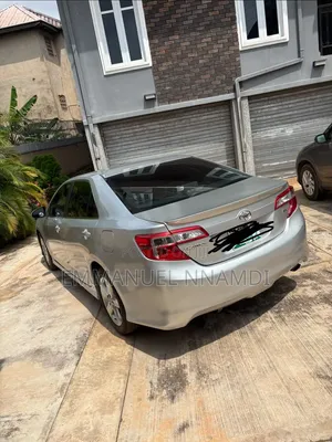 Toyota Camry SE 4dr Sedan (2.5L 4cyl 6A) 2014 Silver