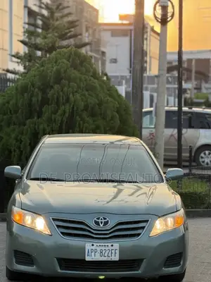 Toyota Camry LE 4dr Sedan (2.5L 4cyl 6AM) 2010