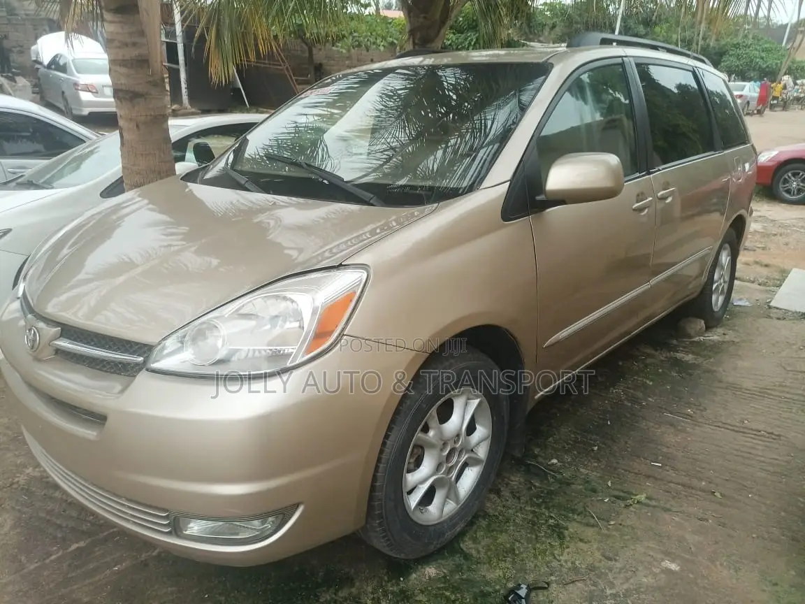 Toyota Sienna LE 4WD 2007 Gold