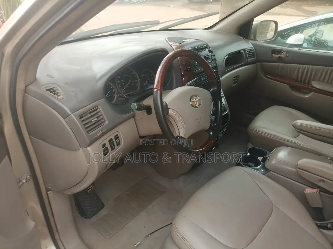 Toyota Sienna LE 4WD 2007 Gold