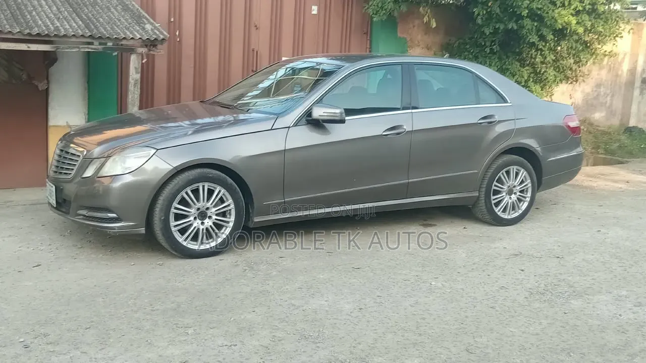 Mercedes-Benz E-Class 2008 Brown