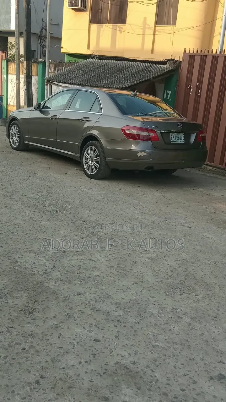 Mercedes-Benz E-Class 2008 Brown