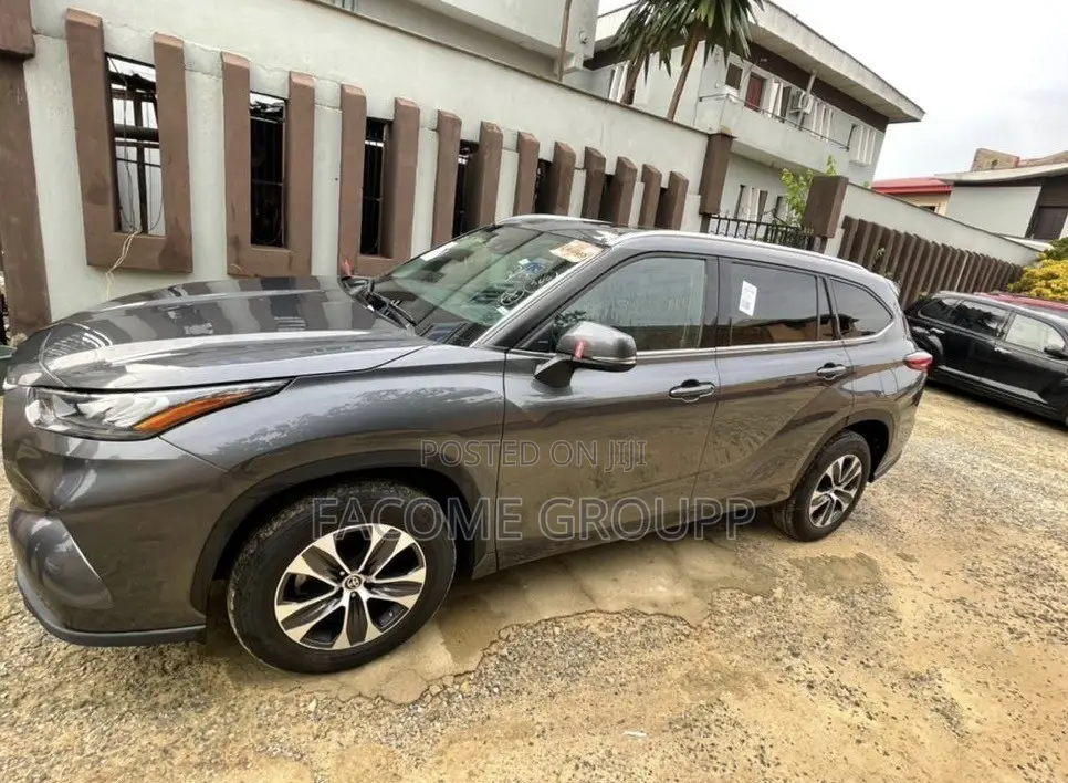 Toyota Highlander 2021 Gray