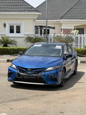 Toyota Camry XSE V6 (3.5L V6 8A) 2019 Blue