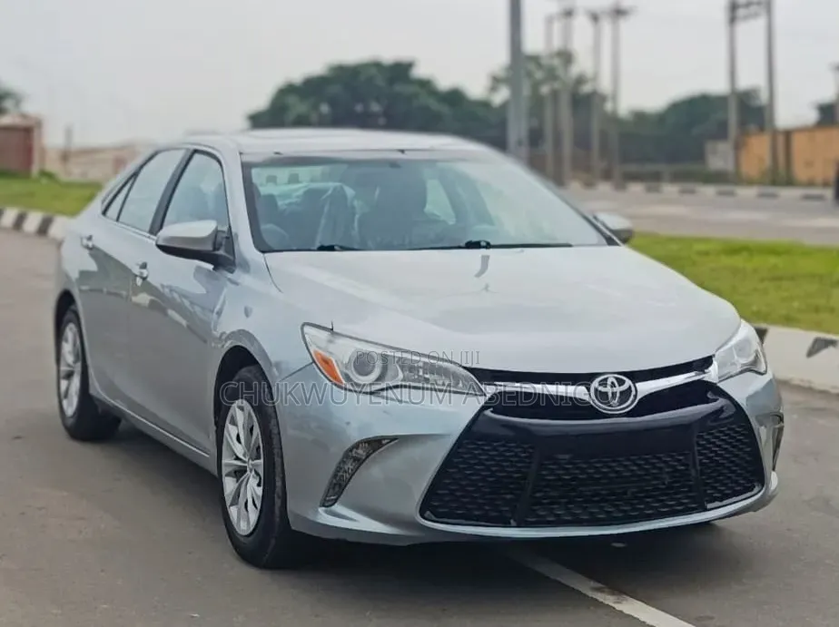 Toyota Camry 2016 Silver