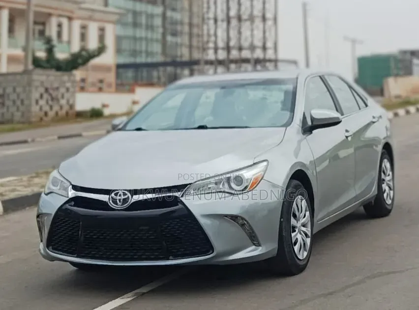 Toyota Camry 2016 Silver
