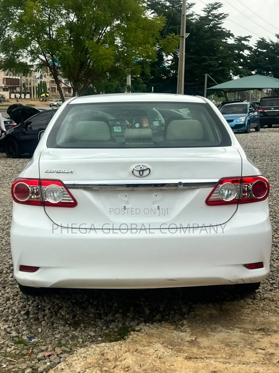 Toyota Corolla LE 4dr Sedan (1.8L 4cyl 4A) 2013 White