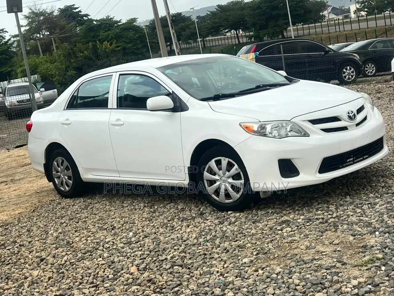 Toyota Corolla LE 4dr Sedan (1.8L 4cyl 4A) 2013 White