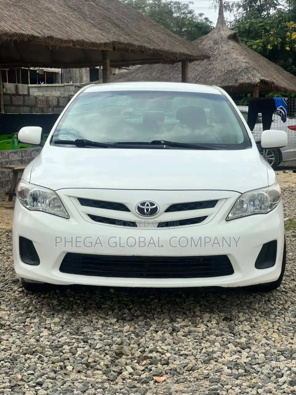 Toyota Corolla LE 4dr Sedan (1.8L 4cyl 4A) 2013 White