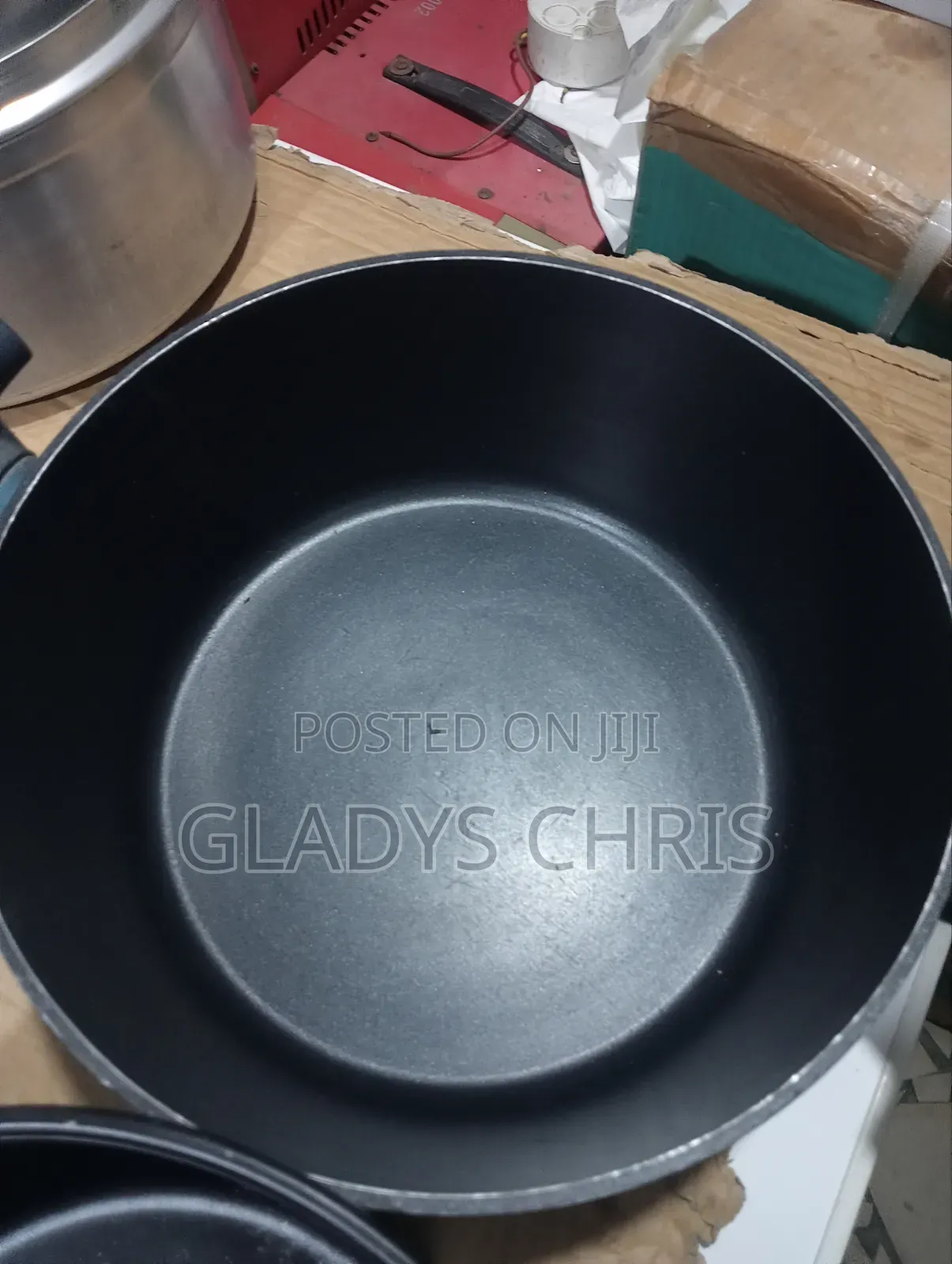 Non Stick Pot