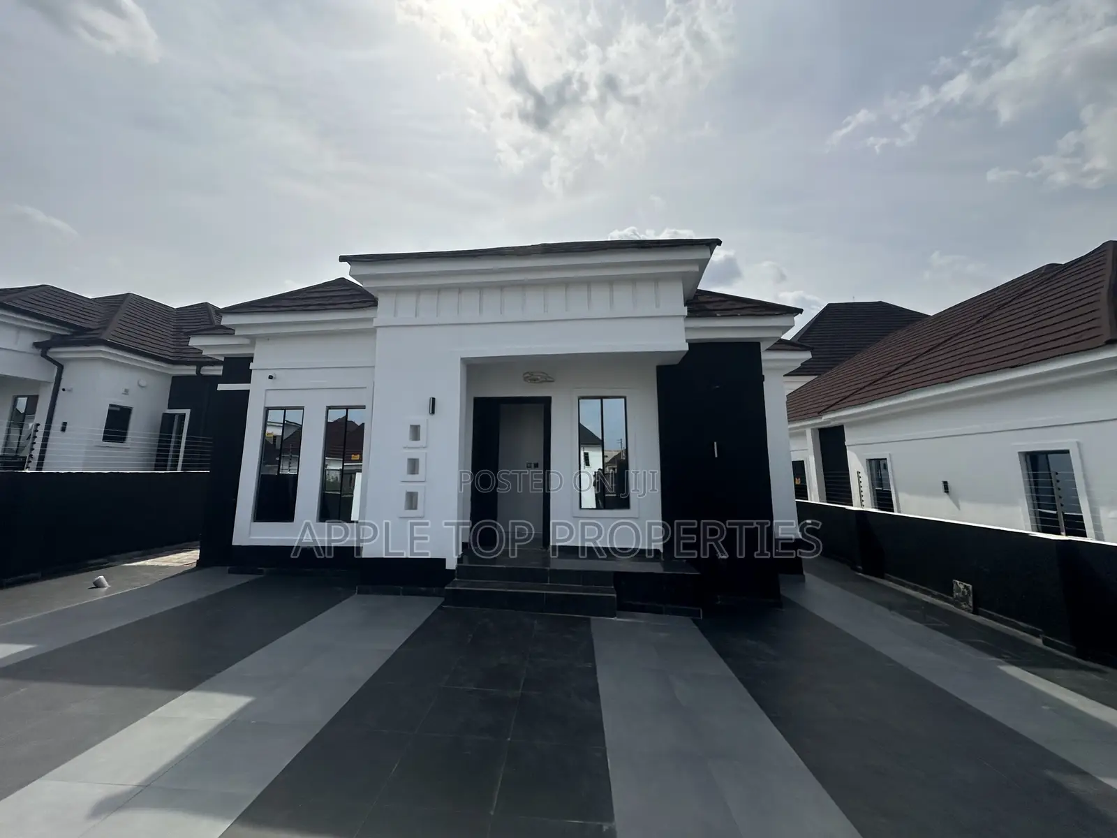4bdrm Bungalow in Heliu Estate, Enugu for sale