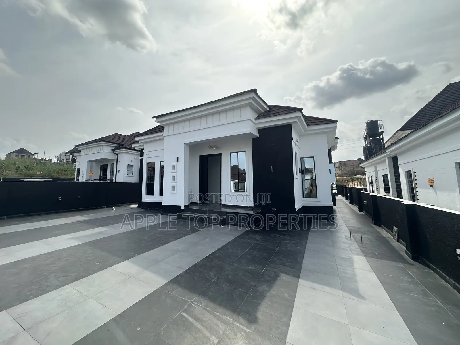 4bdrm Bungalow in Heliu Estate, Enugu for sale