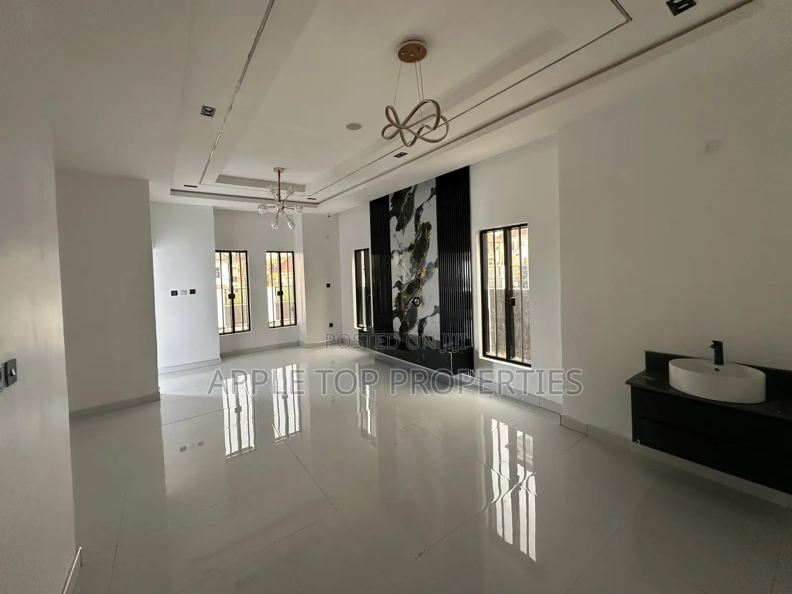 4bdrm Bungalow in Heliu Estate, Enugu for sale