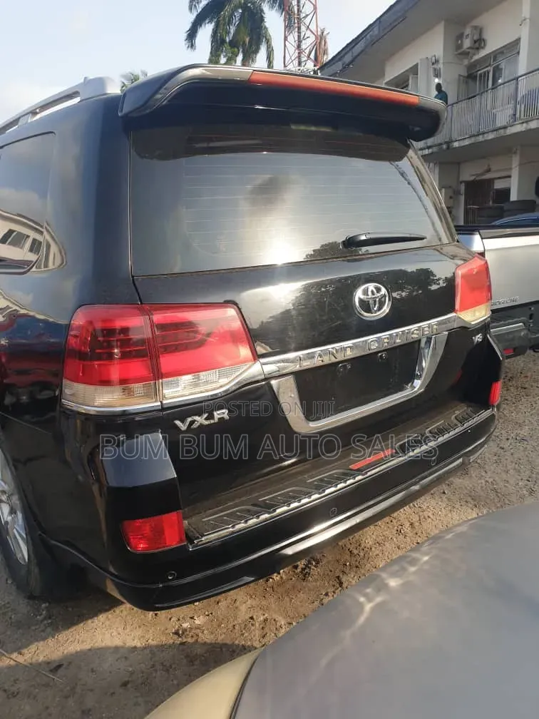 Toyota Land Cruiser 4.5 V8 VXR 2015 Black