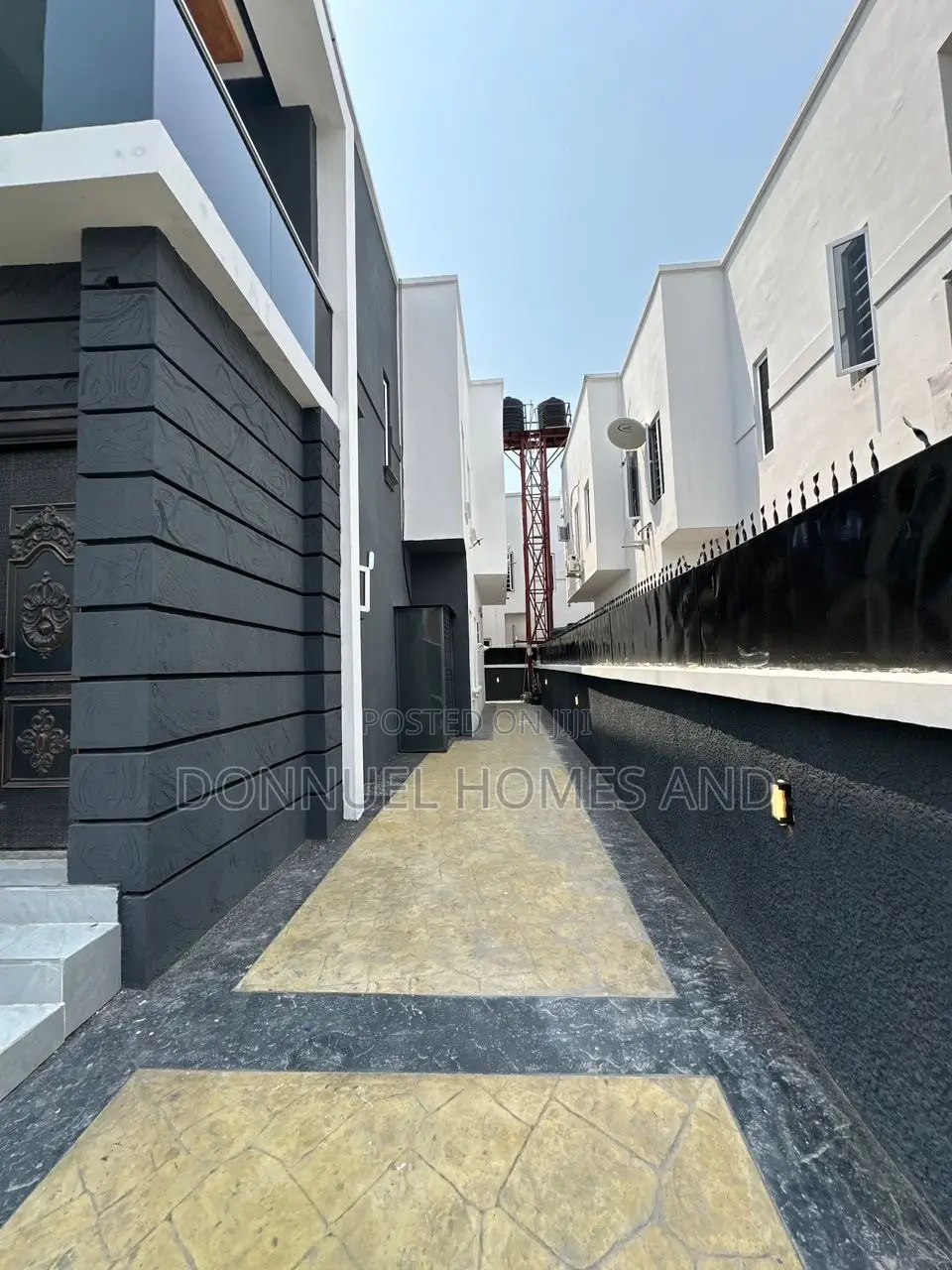5bdrm Duplex in Osapa london for sale