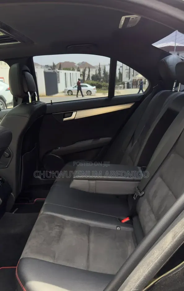 Mercedes-Benz C300 2013 Black