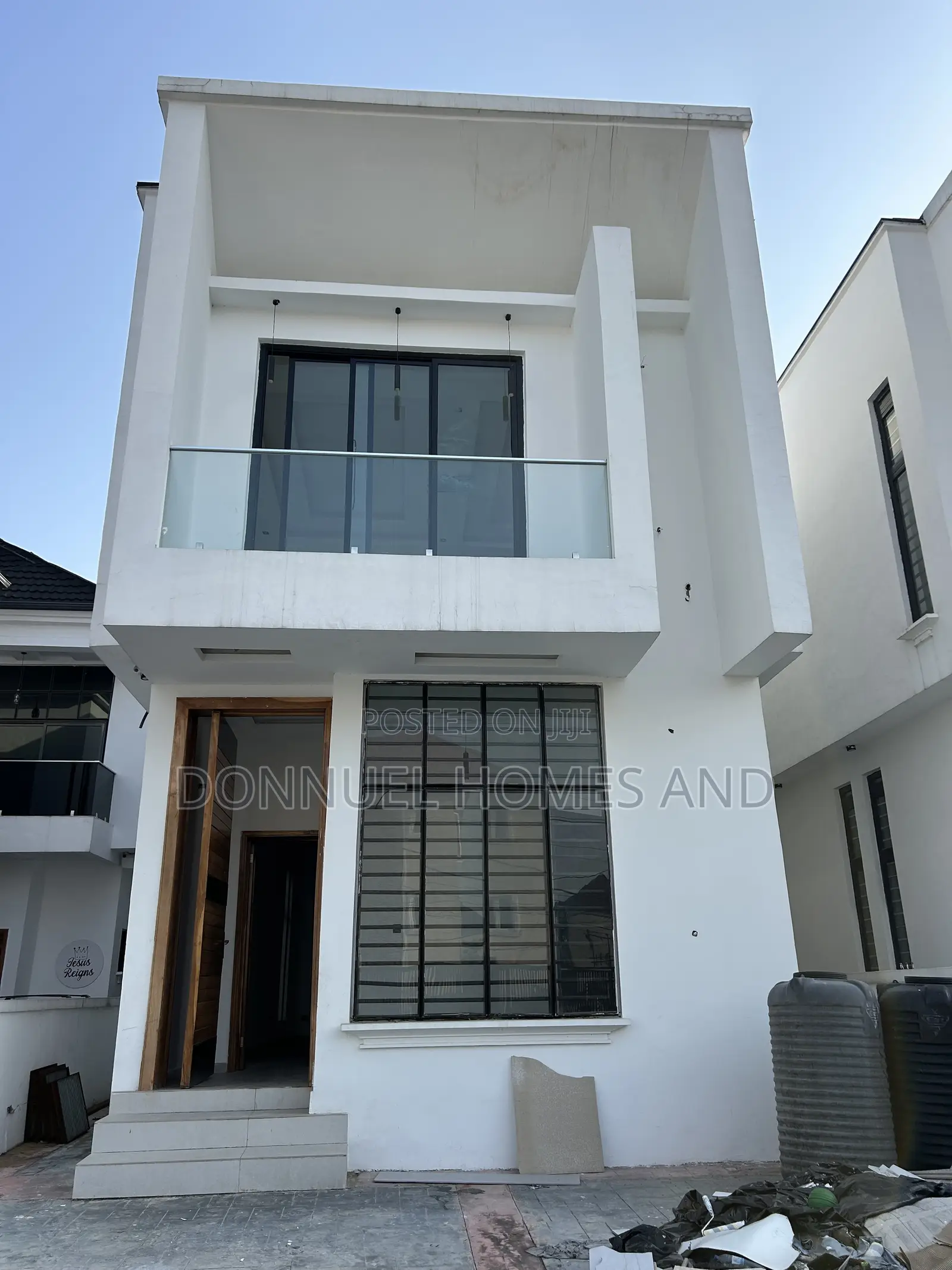 5bdrm Duplex in Osapa london for sale