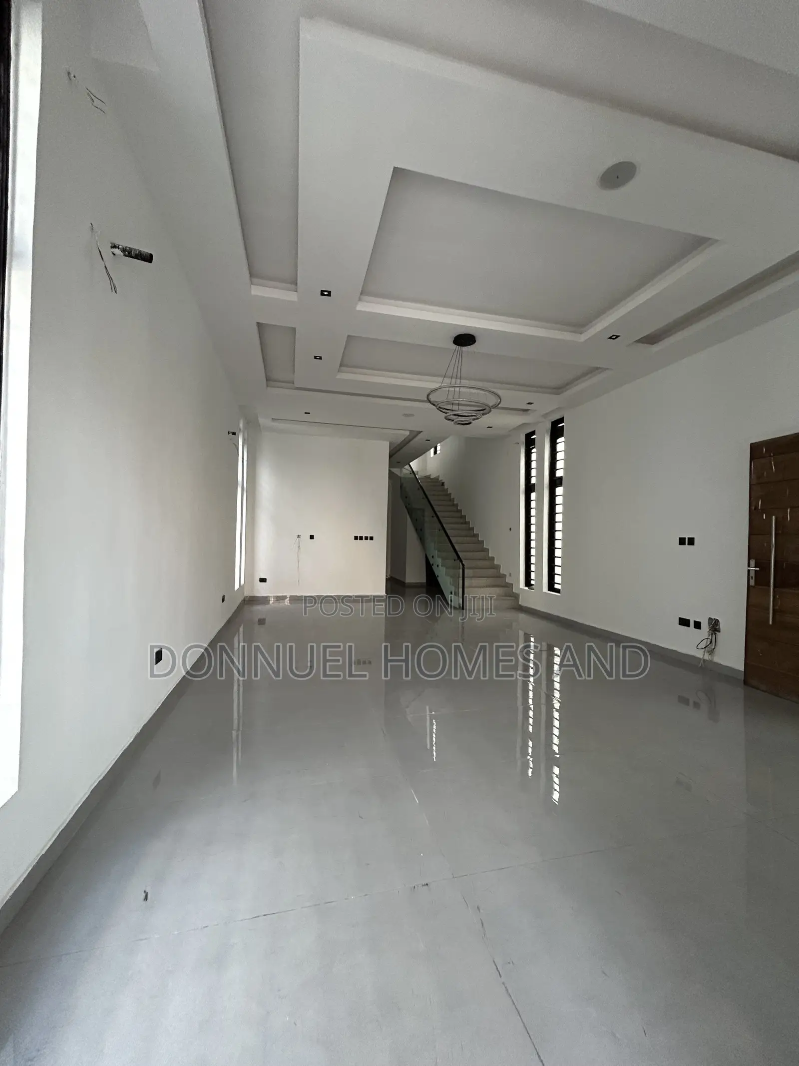 5bdrm Duplex in Osapa london for sale