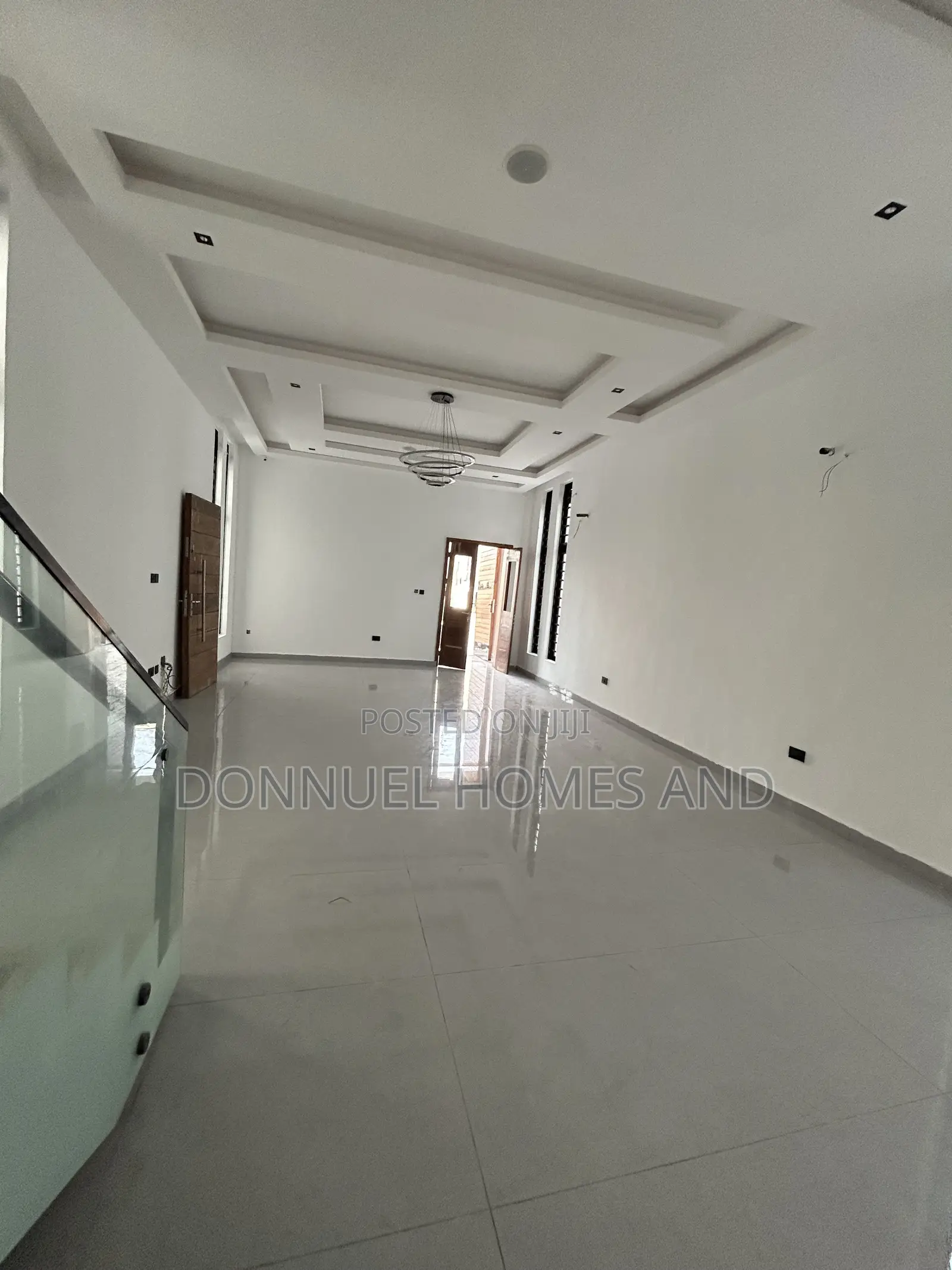 5bdrm Duplex in Osapa london for sale