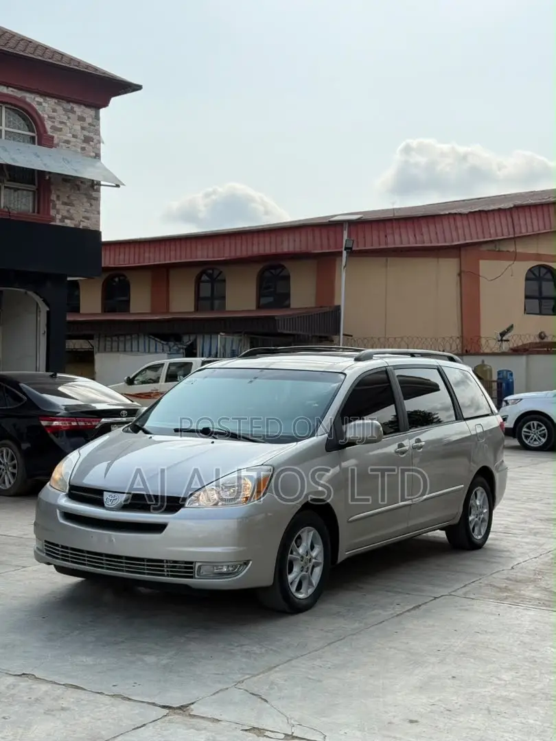 Toyota Sienna XLE Limited AWD 2006 Silver