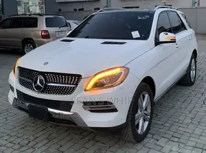 Mercedes-Benz M Class ML350 4MATIC 4dr SUV AWD (3.5L 6cyl 7A) 2014
