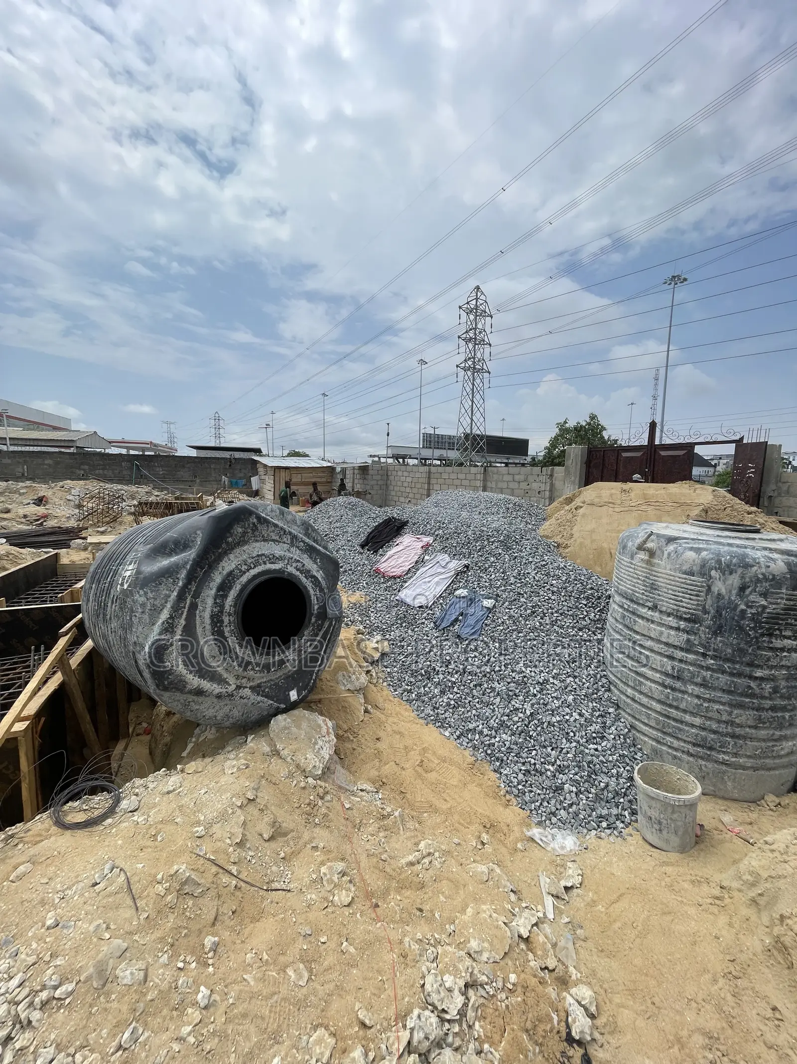 Shops for Sale Opposite Chevron Tollgate