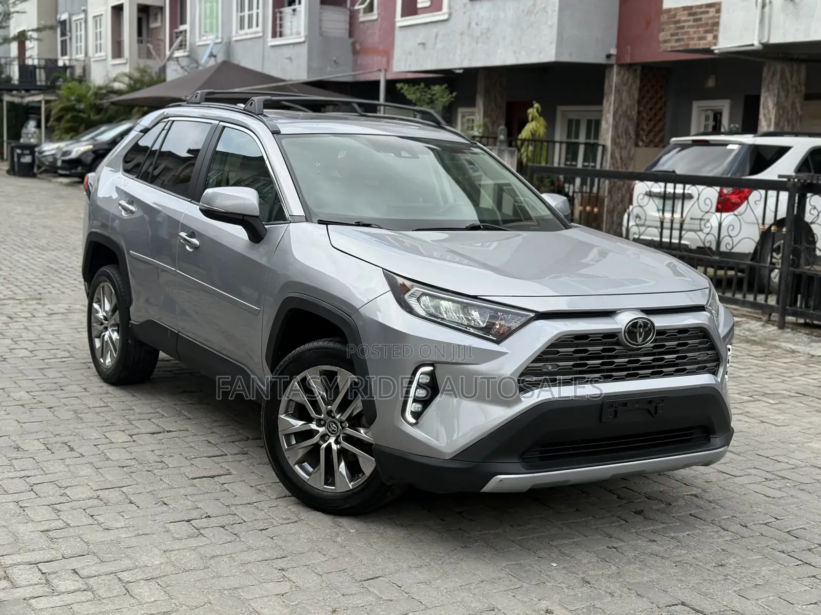 Toyota RAV4 Limited FWD 2019 Silver