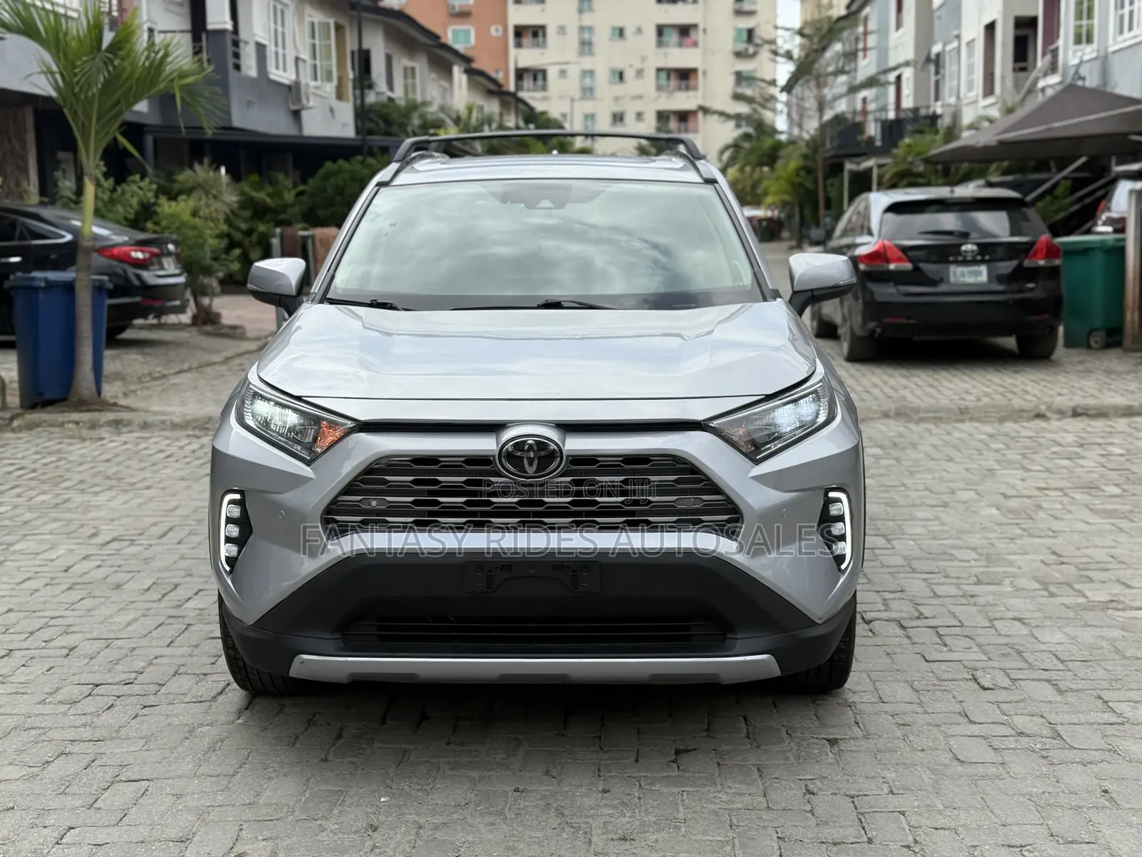 Toyota RAV4 Limited FWD 2019 Silver