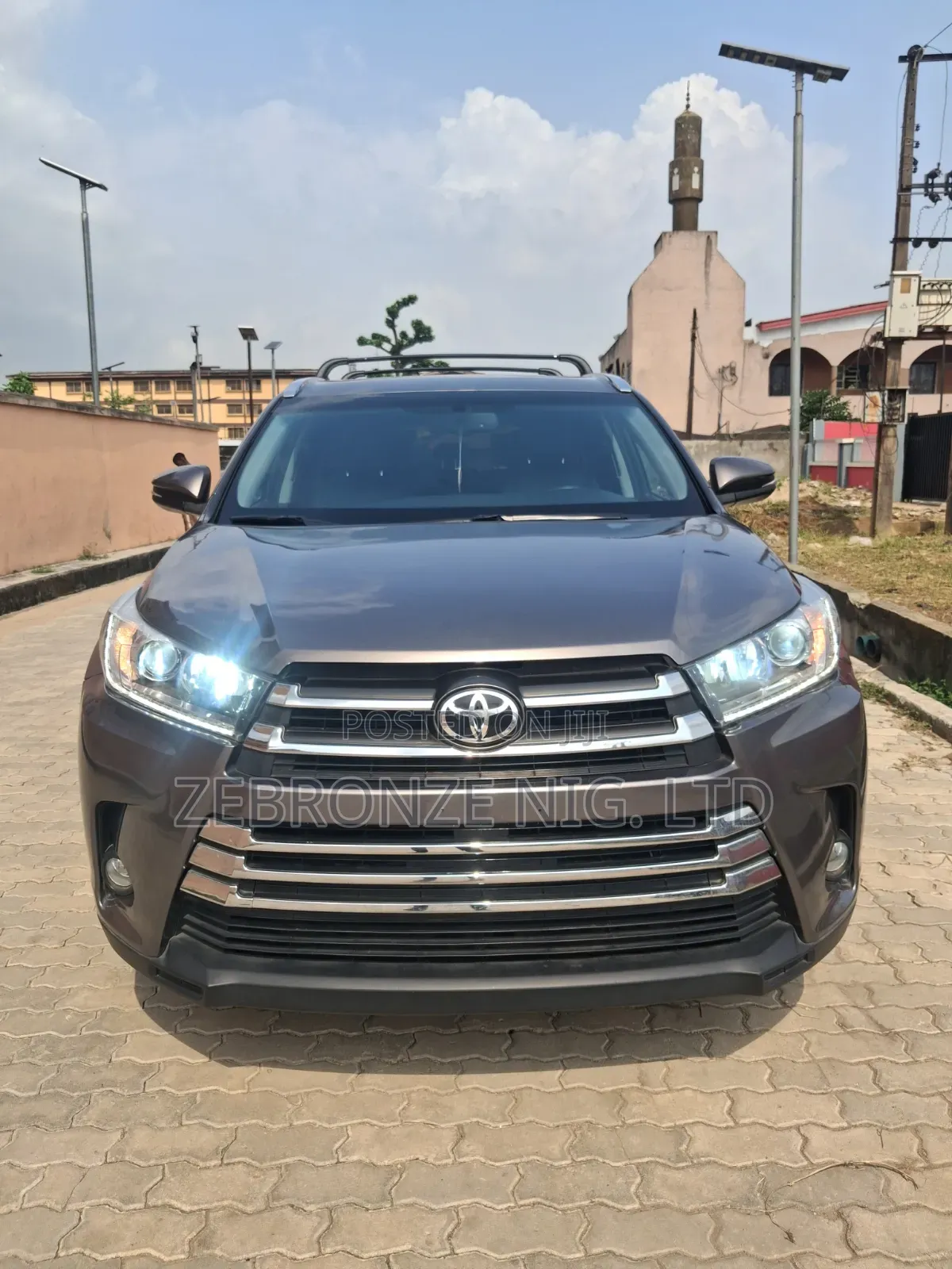 Toyota Highlander XLE V6 4x2 (3.5L 6cyl 6A) 2016 Gray