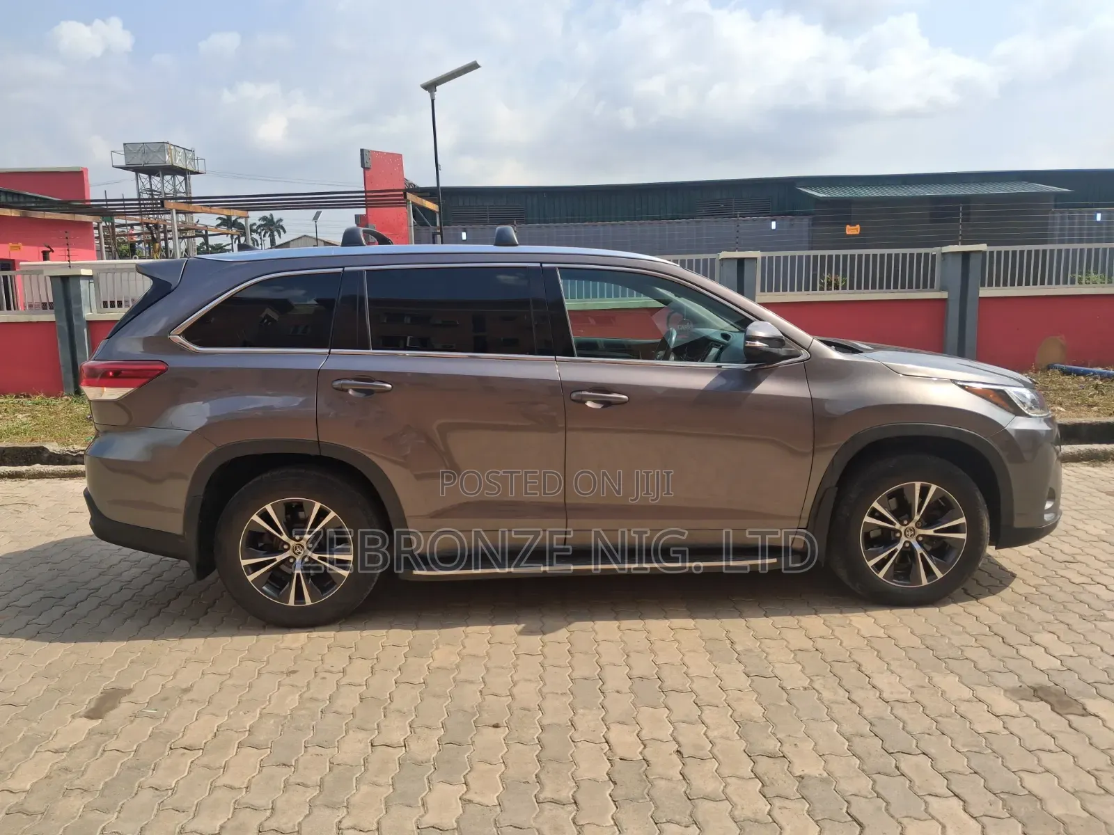Toyota Highlander XLE V6 4x2 (3.5L 6cyl 6A) 2016 Gray