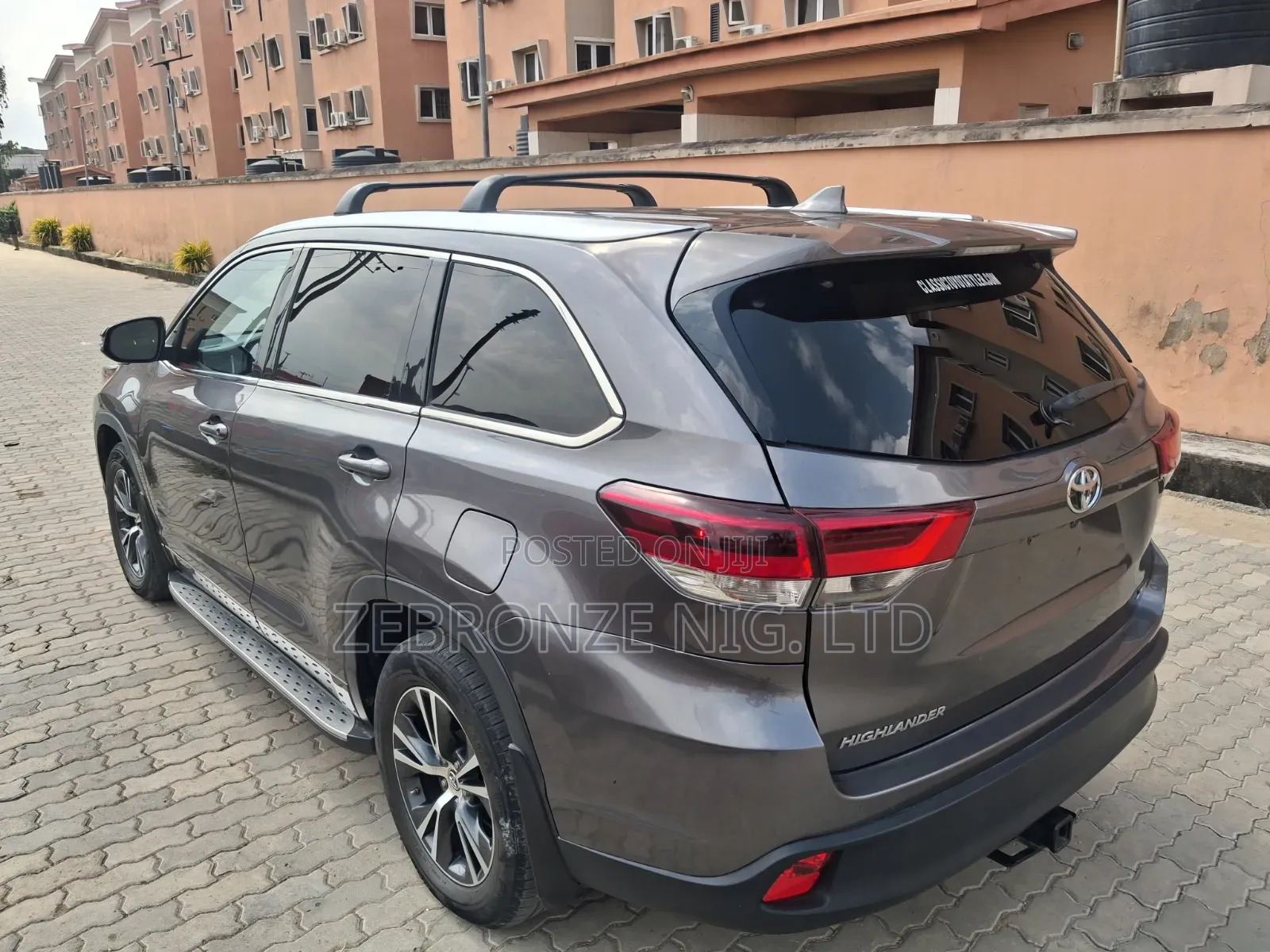 Toyota Highlander XLE V6 4x2 (3.5L 6cyl 6A) 2016 Gray