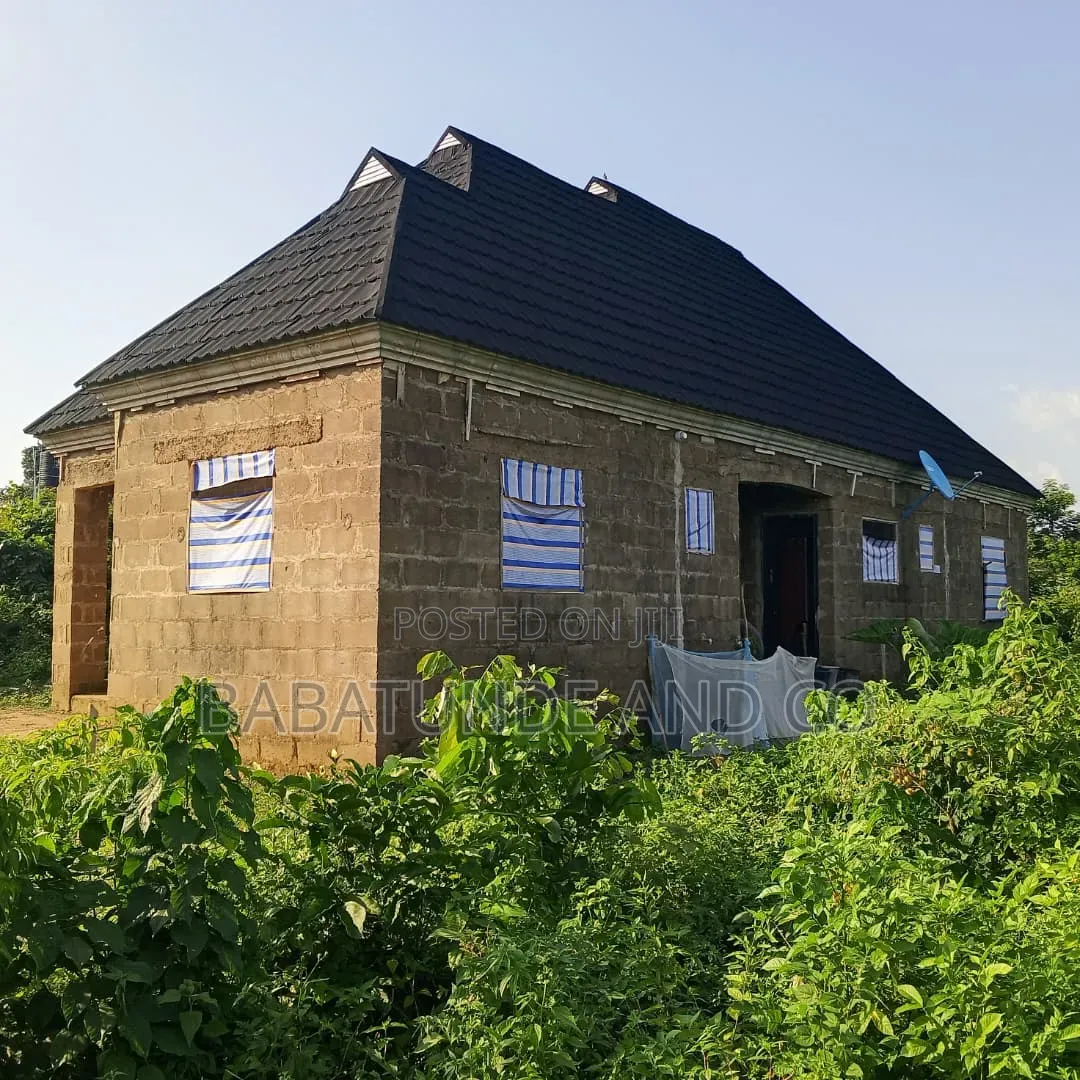 3bdrm Bungalow in Iwo Road for sale