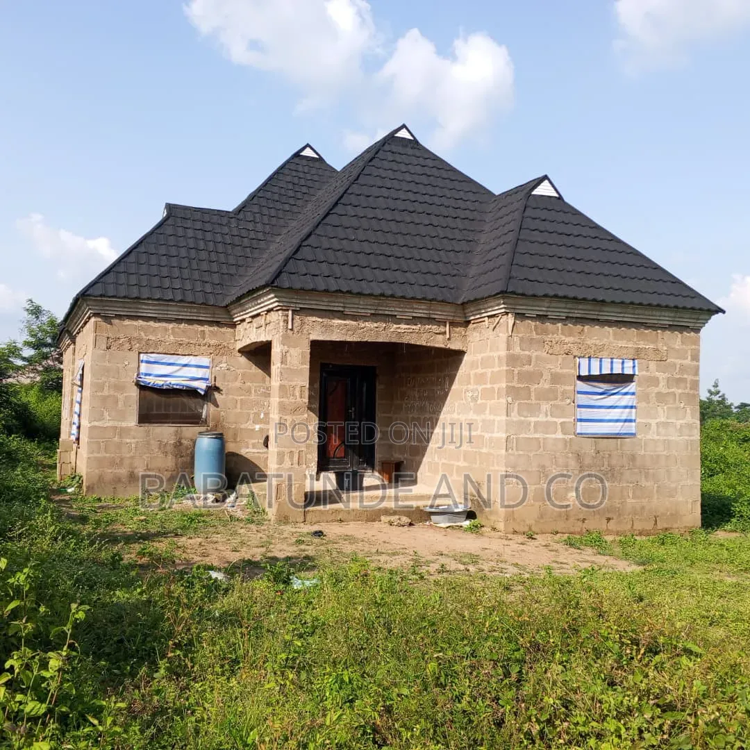 3bdrm Bungalow in Iwo Road for sale