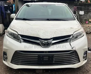 Toyota Sienna Limited AWD (3.5L 6cyl 8A) 2018 White