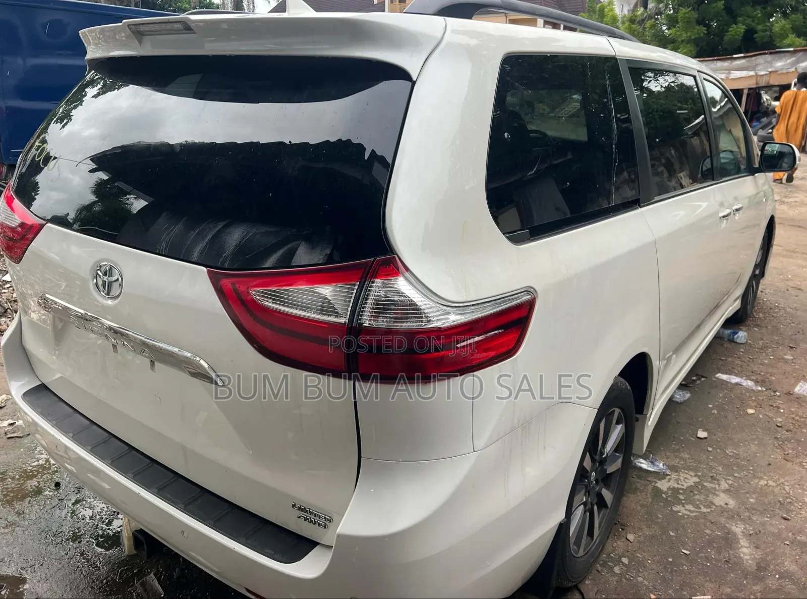 Toyota Sienna Limited AWD (3.5L 6cyl 8A) 2018 White