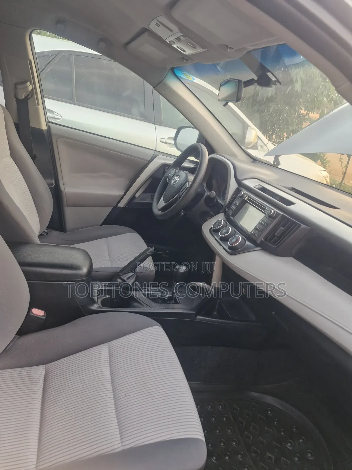 Toyota RAV4 LE 4dr SUV (2.5L 4cyl 6A) 2014 Gray