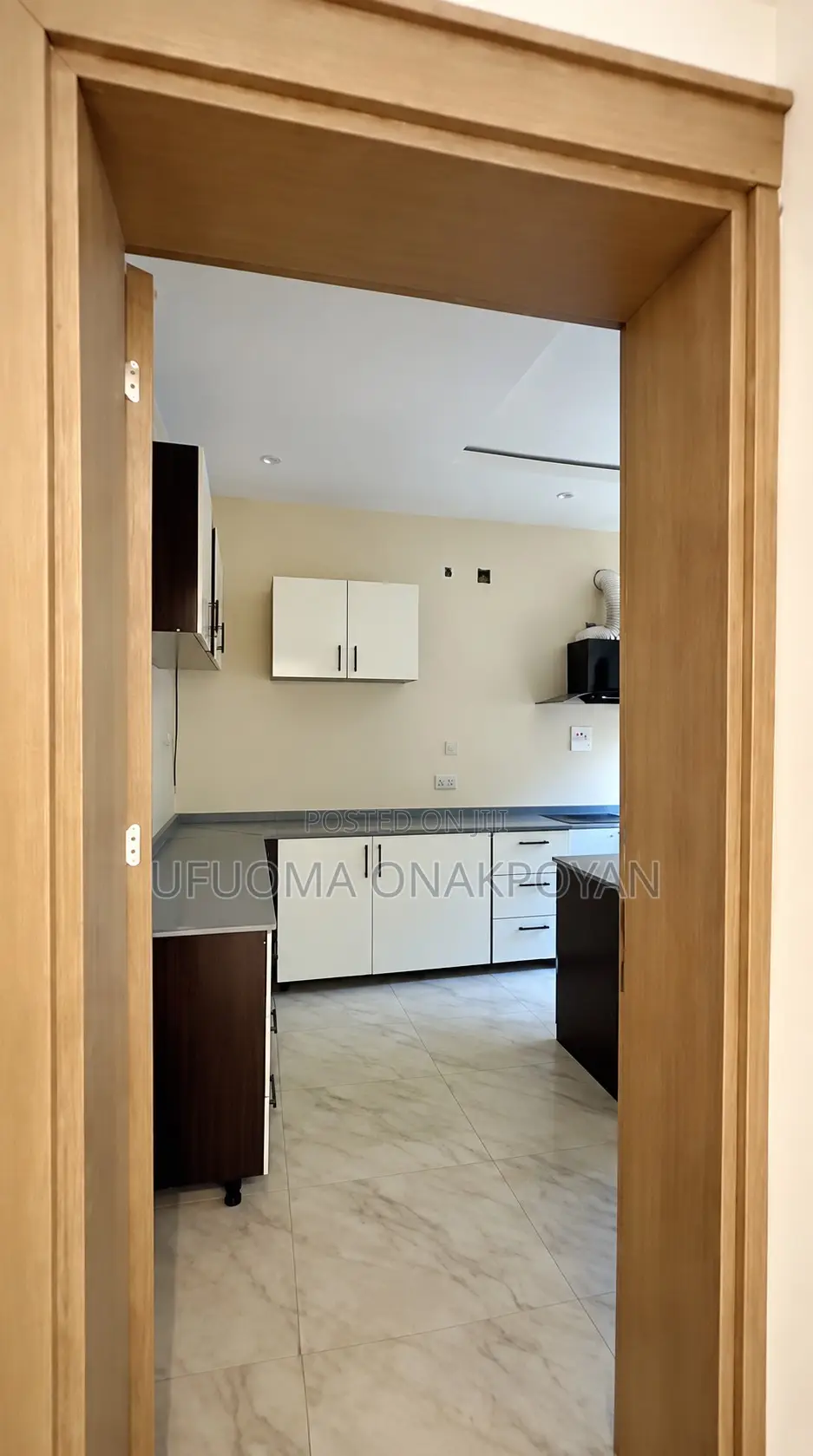 5bdrm Duplex in Guzape District for sale