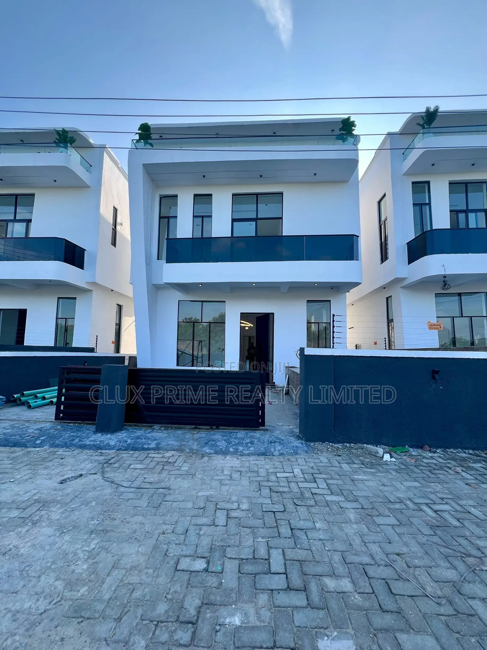 4bdrm Duplex in Sangotedo for sale