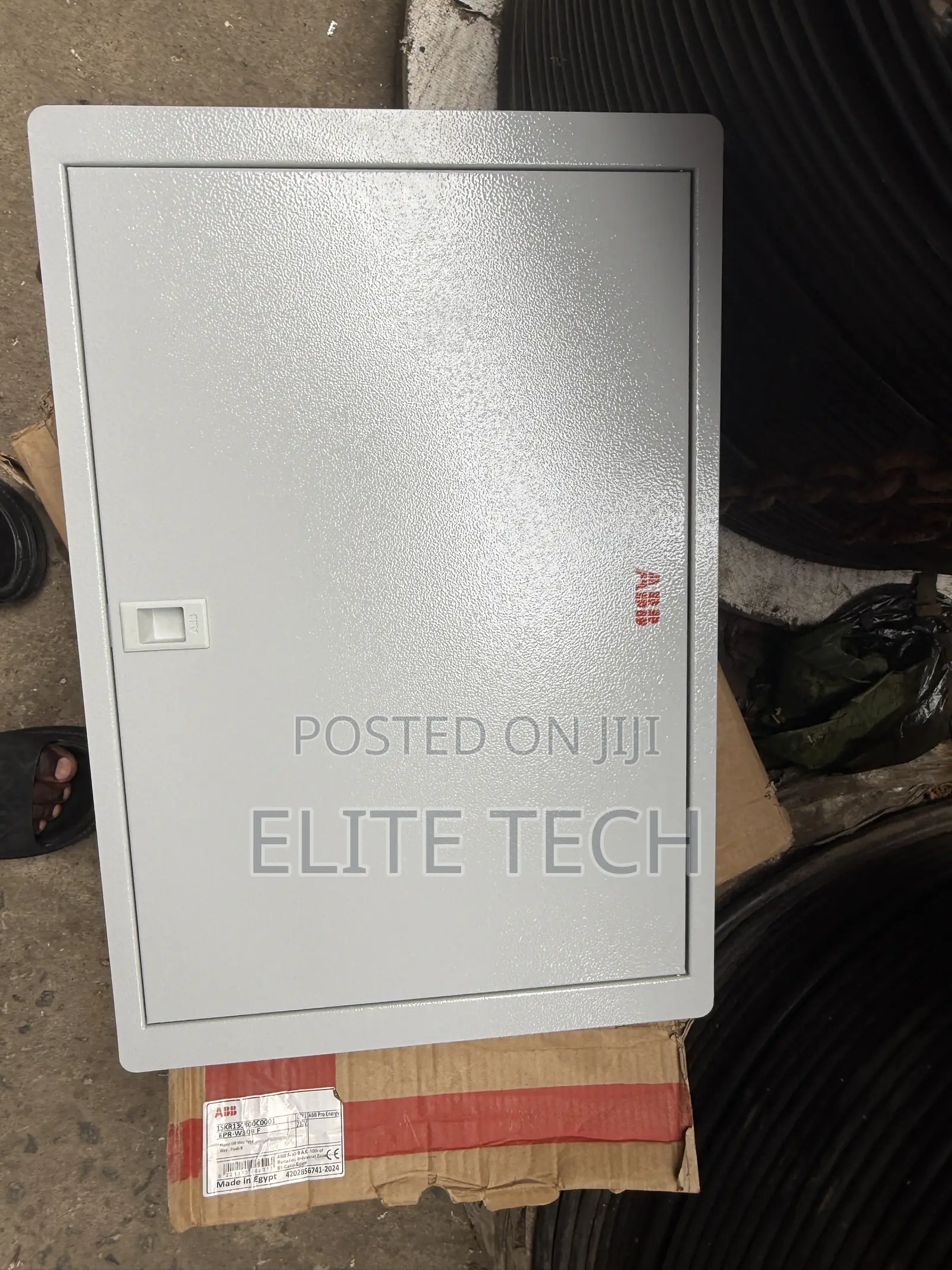 Original ABB D8 TPN Distribution Board – 8 Way 3-Phase DB Box