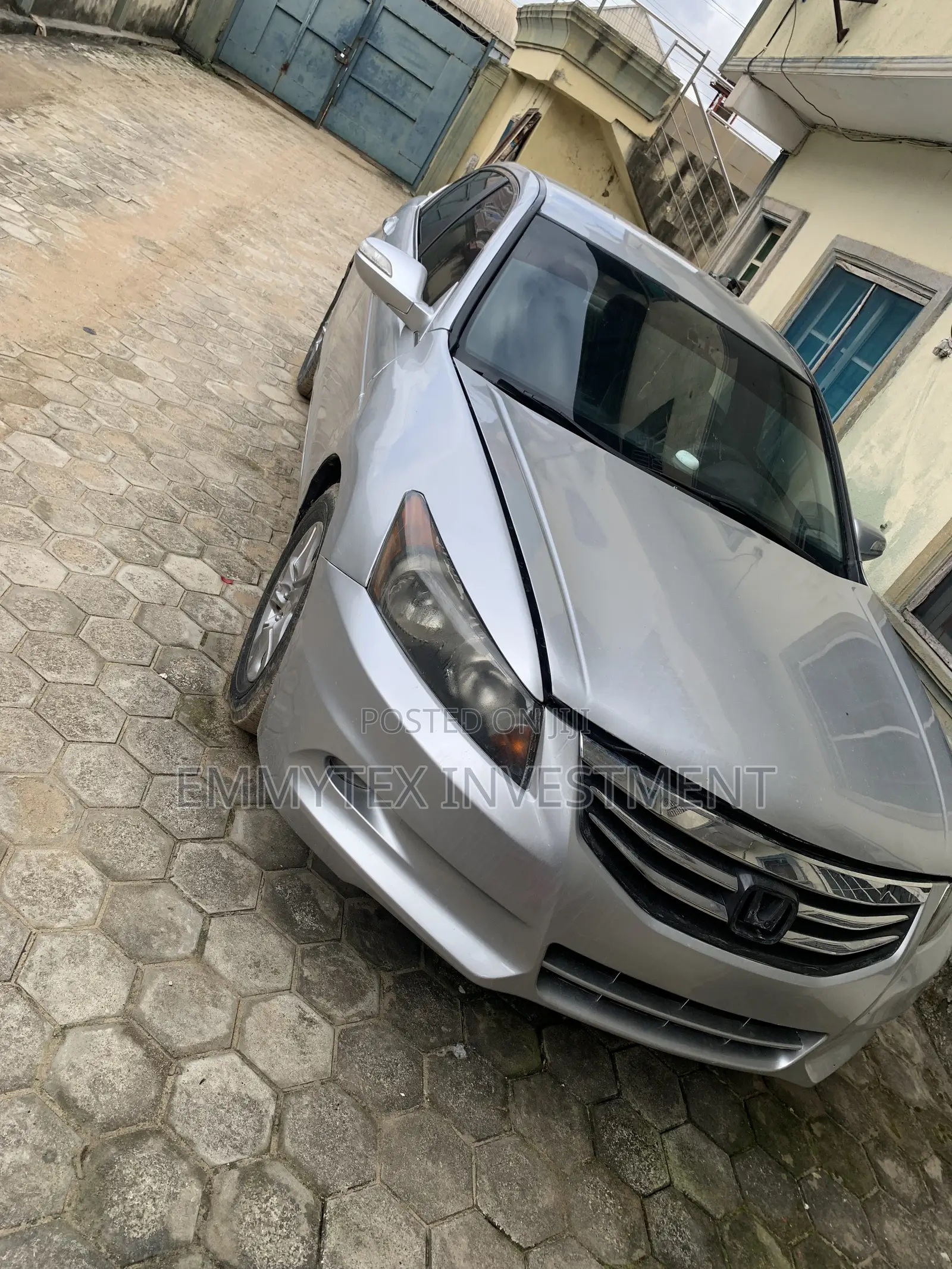 Honda Accord 2011 Silver
