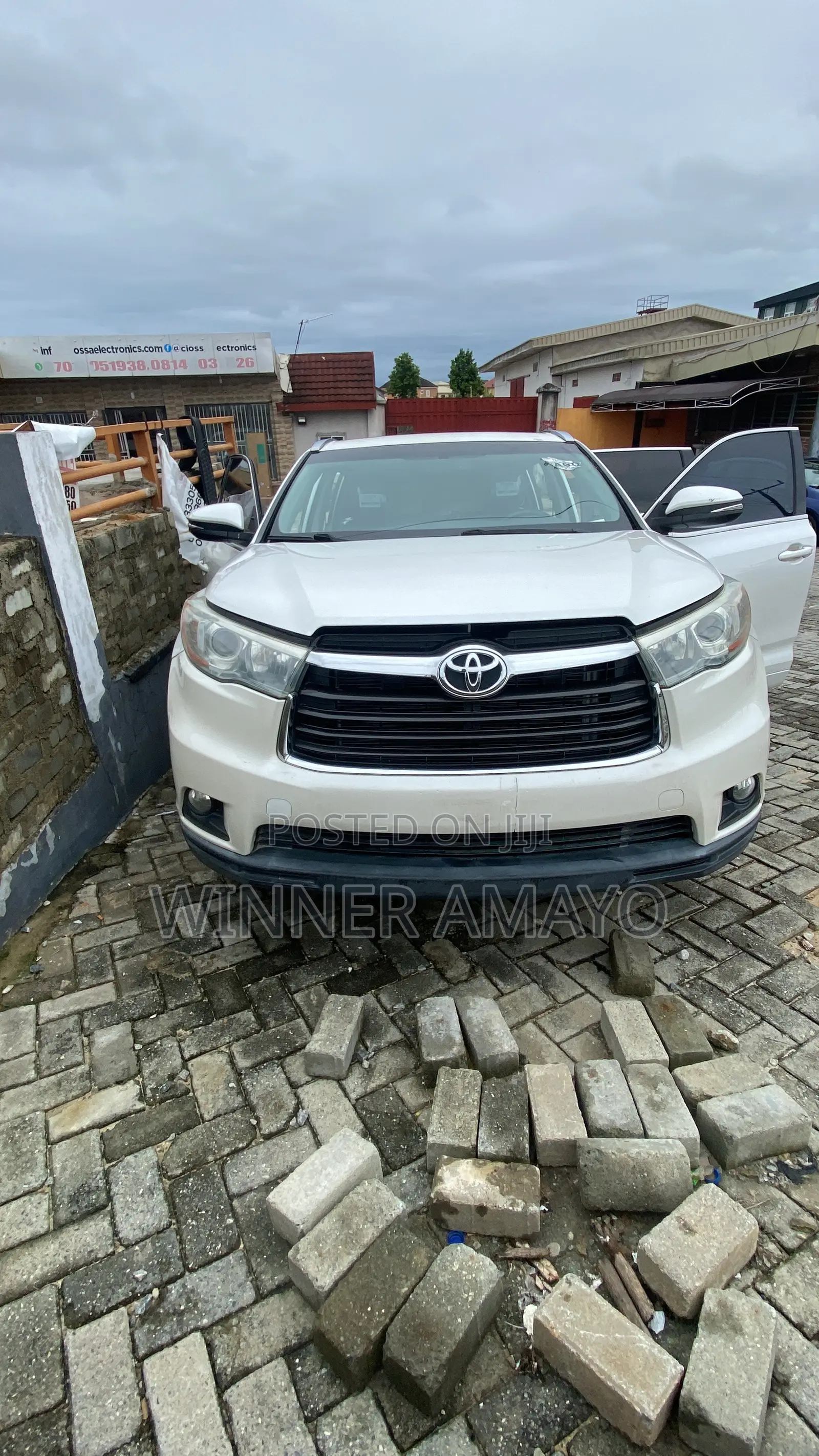 Toyota Highlander XLE V6 4x4 (3.5L 6cyl 6A) 2016 Off white