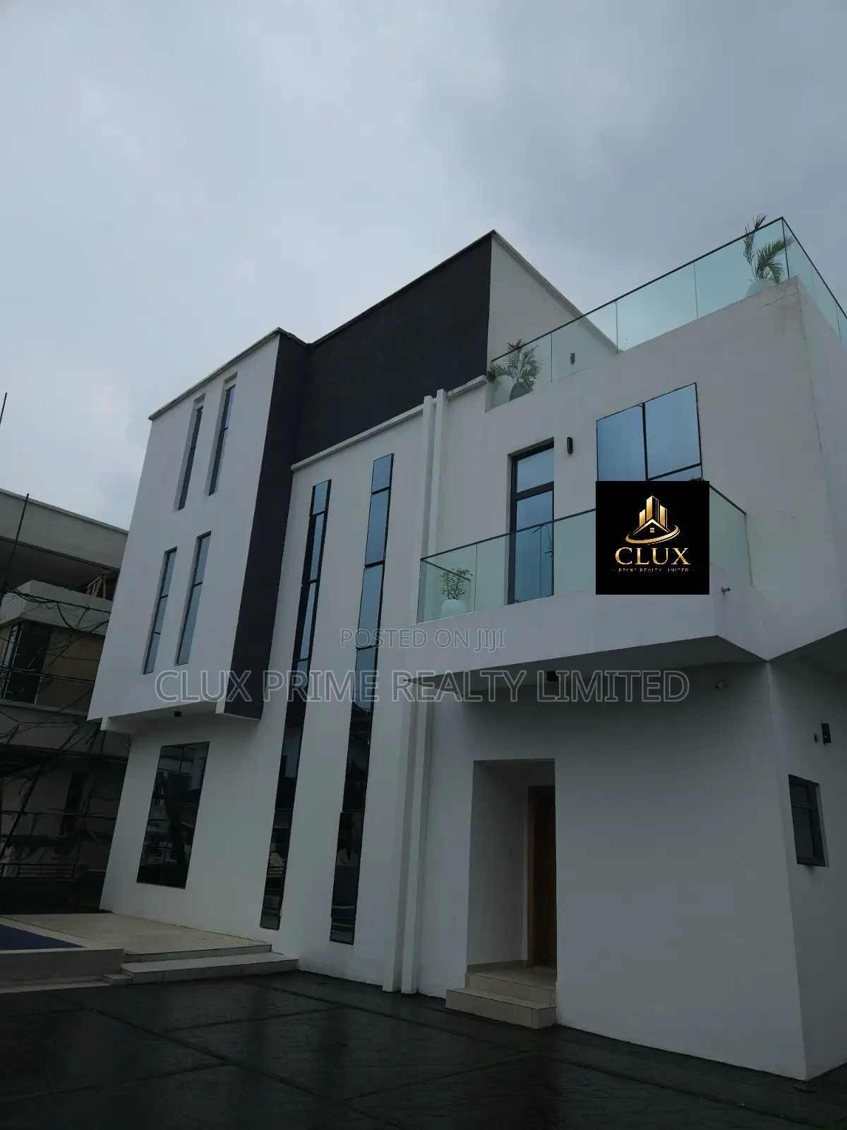 5bdrm Duplex in Osapa london for sale