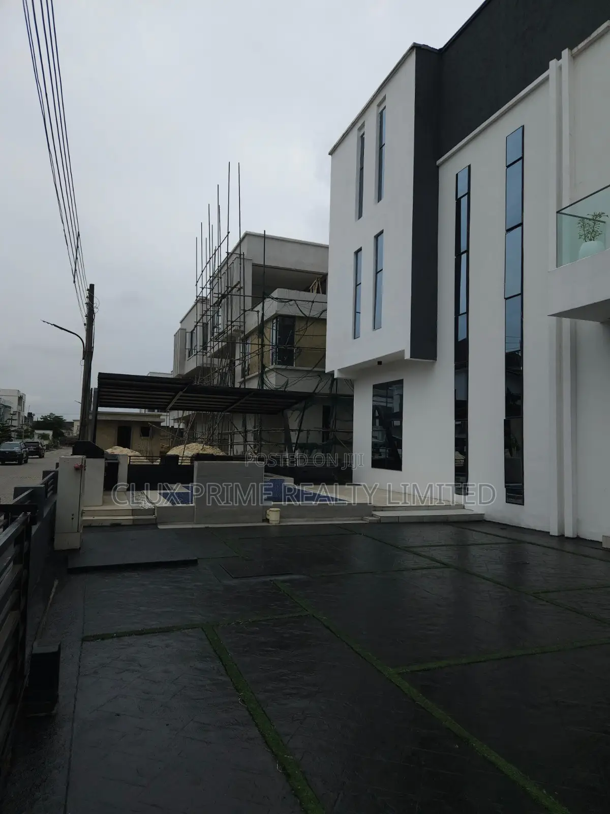 5bdrm Duplex in Osapa london for sale