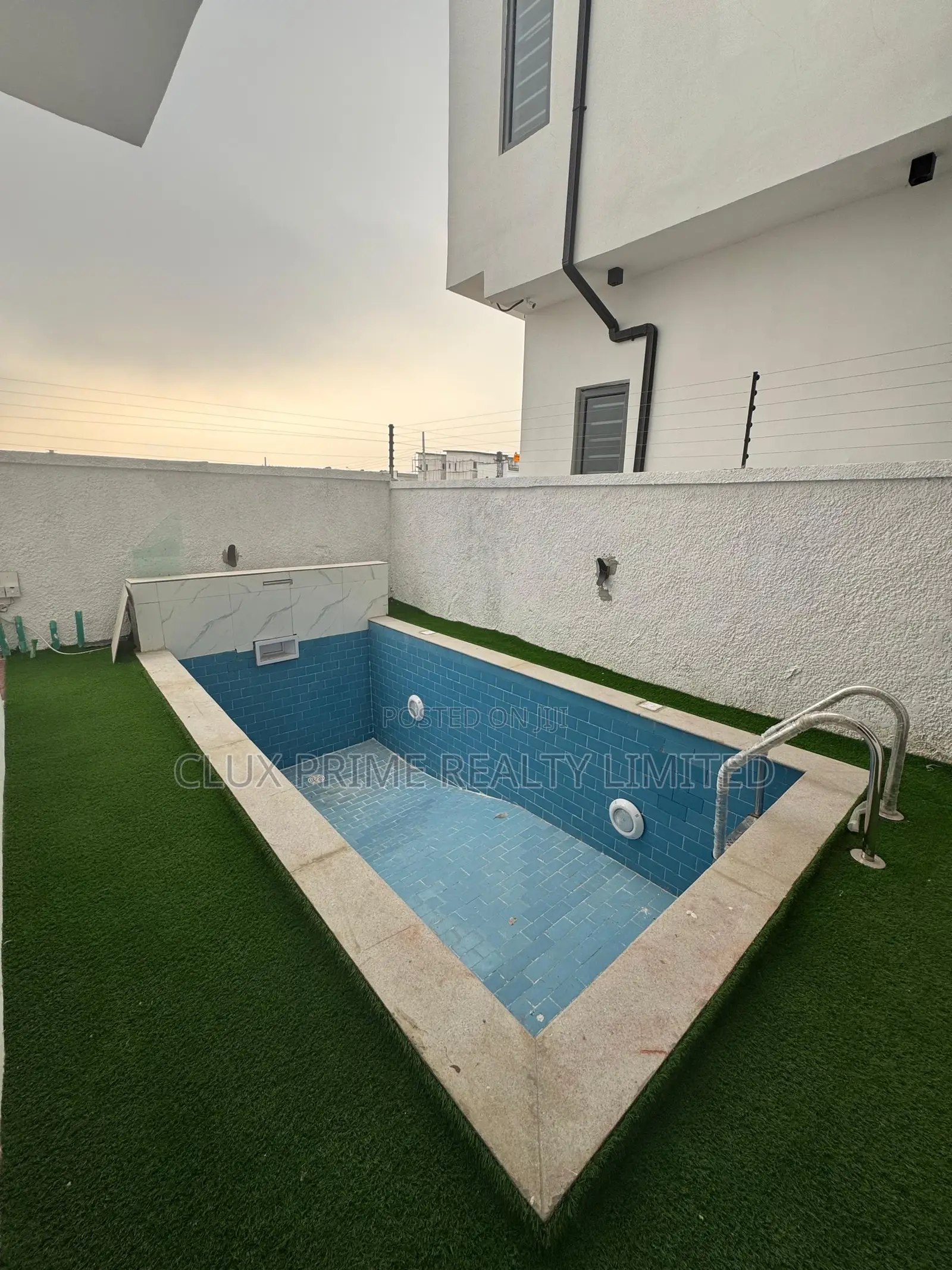 5bdrm Duplex in Lekki for sale