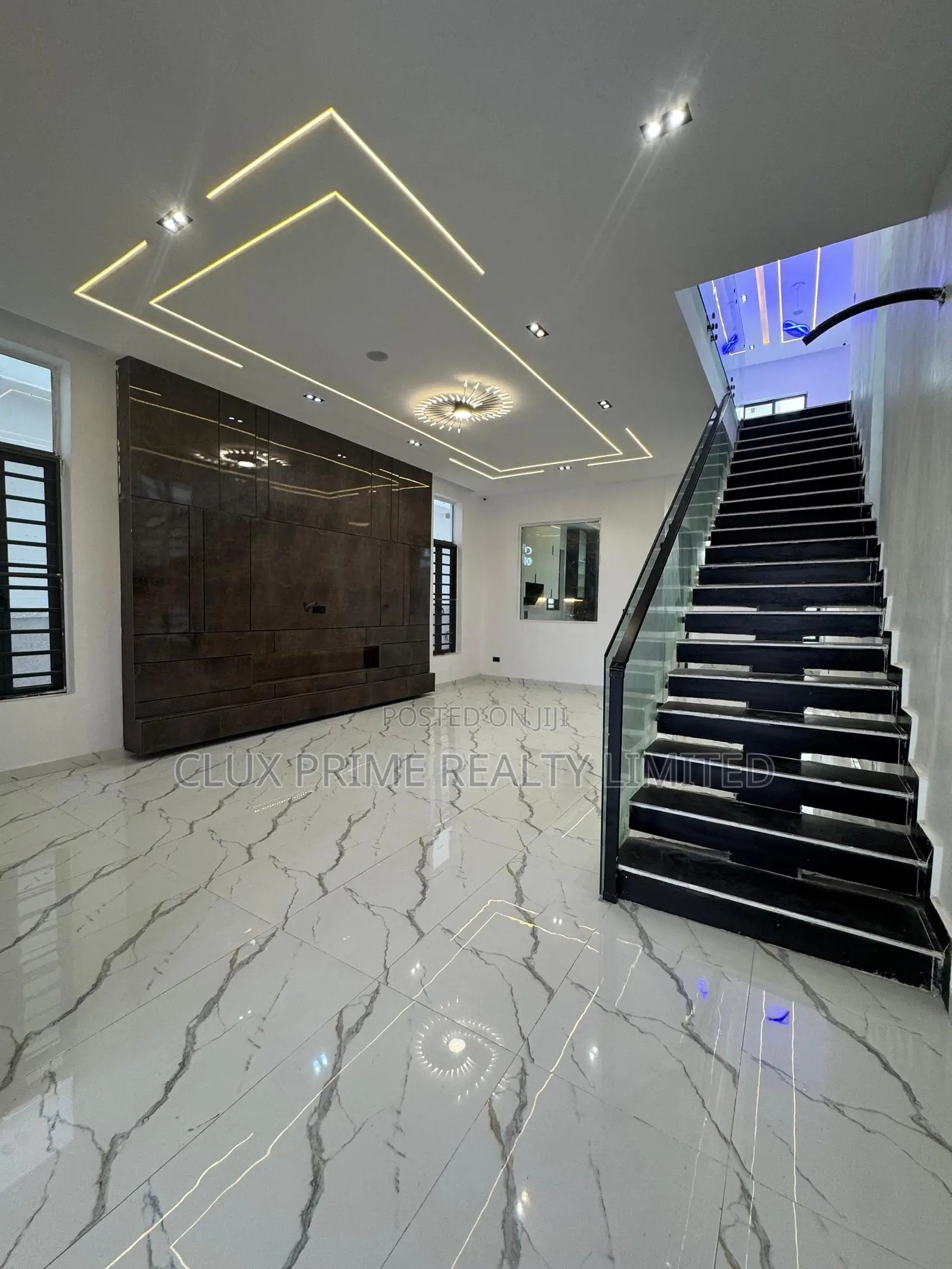 5bdrm Duplex in Lekki for sale