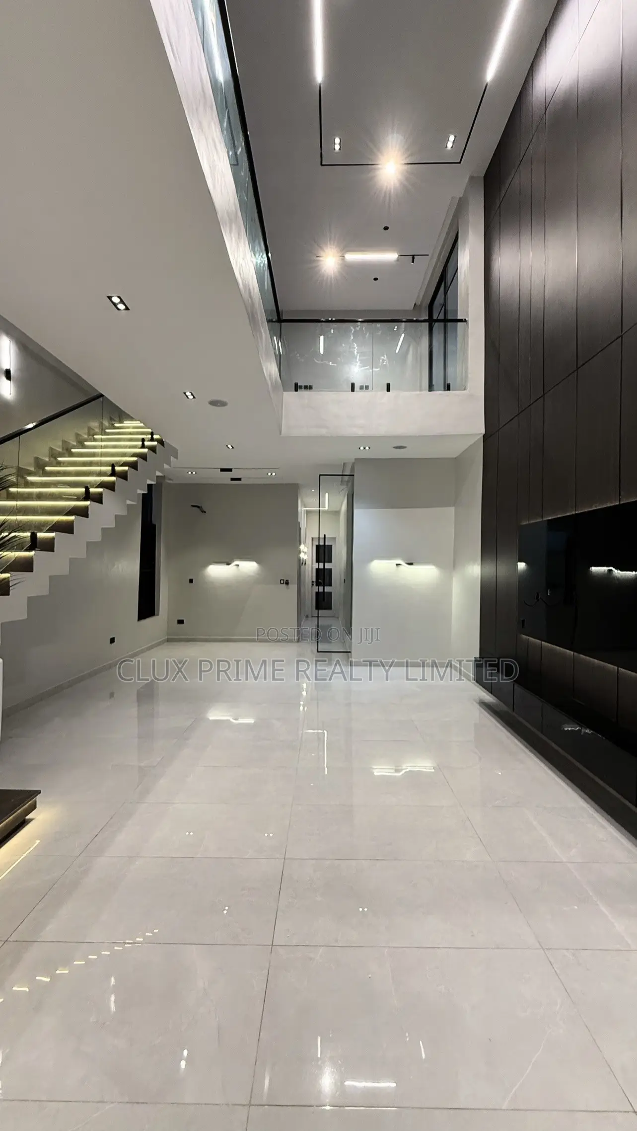 5bdrm Duplex in Lekki for sale
