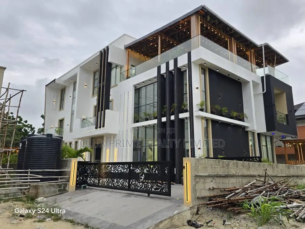 5bdrm Duplex in Lekki for sale