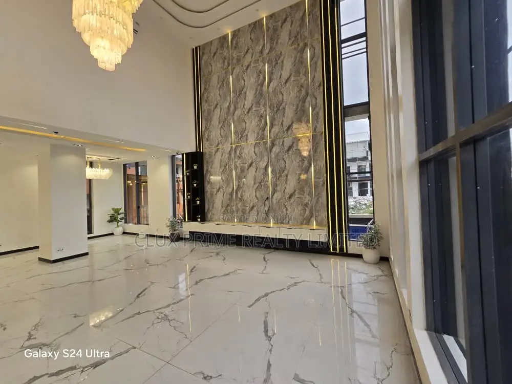 5bdrm Duplex in Lekki for sale